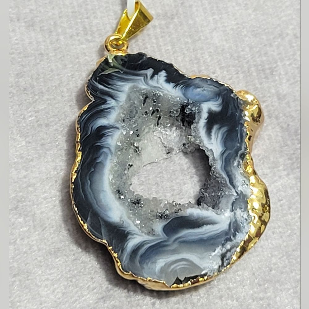 Geode Amethyst Pendant‎